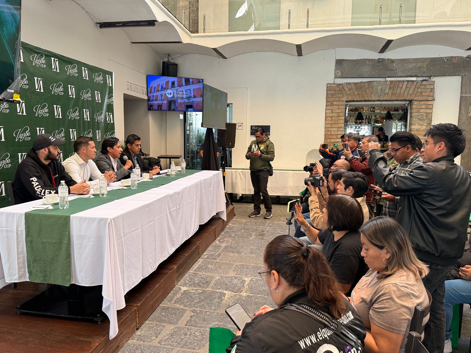 Presentan la Vazbe Cup, torneo de pádel que reunirá a más de 600 jugadores en Puebla