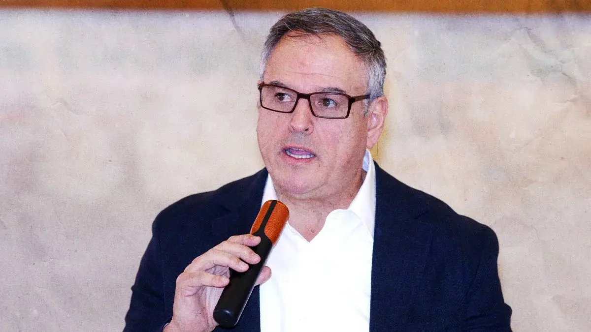 Se baja Herberto Rodríguez y se reconfigura la sucesión en el CCE