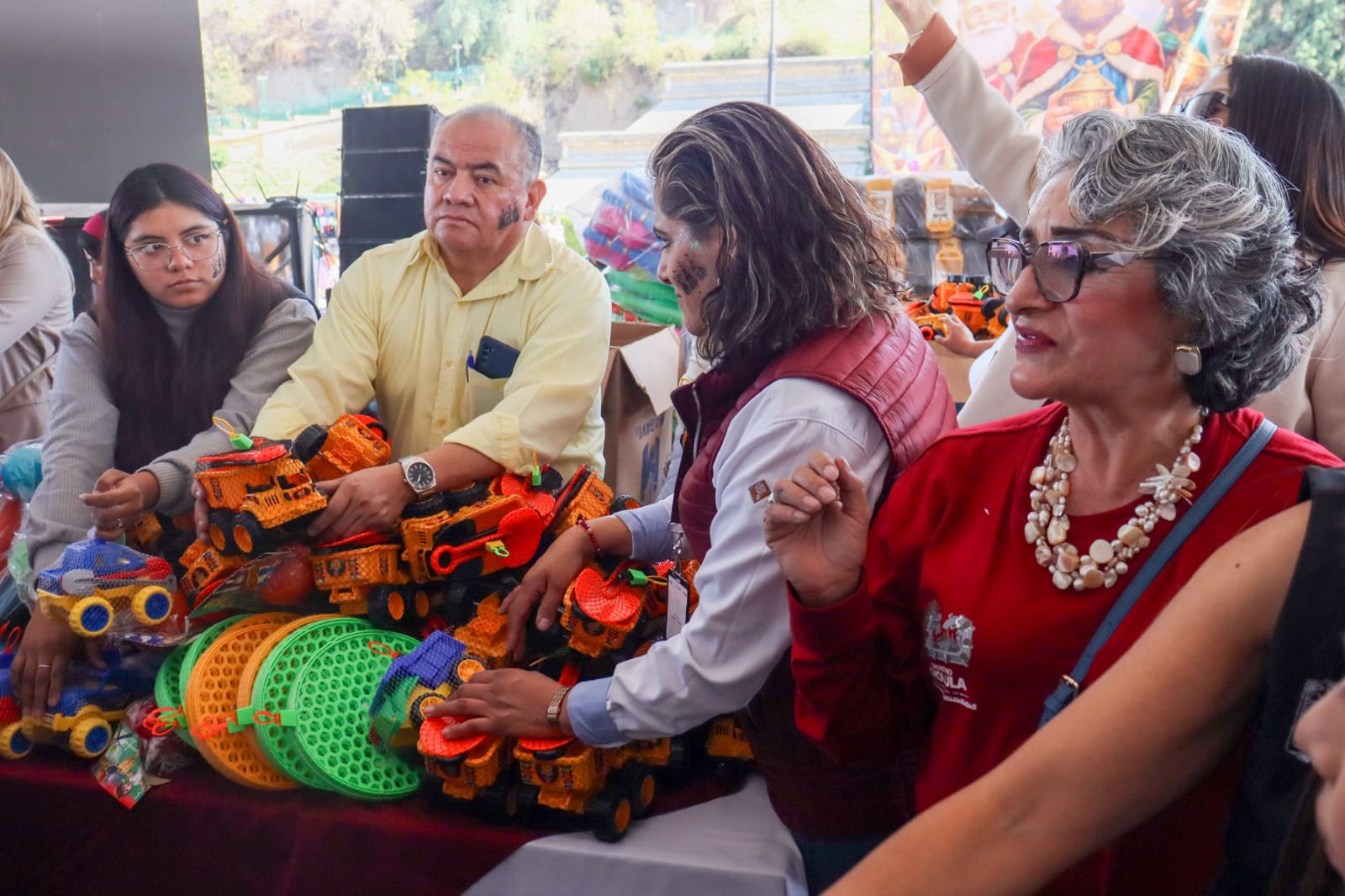 San Pedro Cholula celebra Día de Reyes con entrega masiva de juguetes y rosca