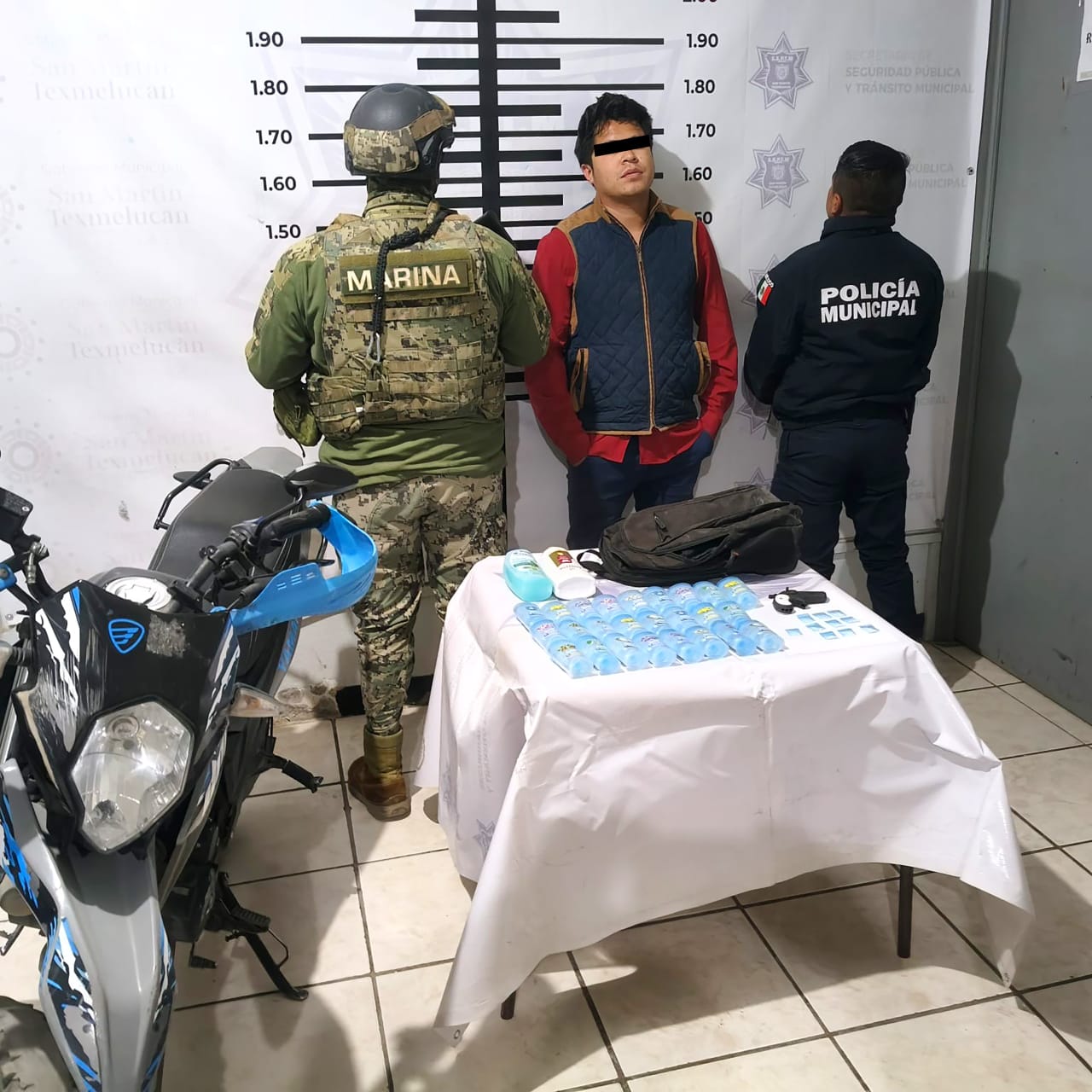 Detienen en San Martín Texmelucan a presunto responsable de robo en farmacia