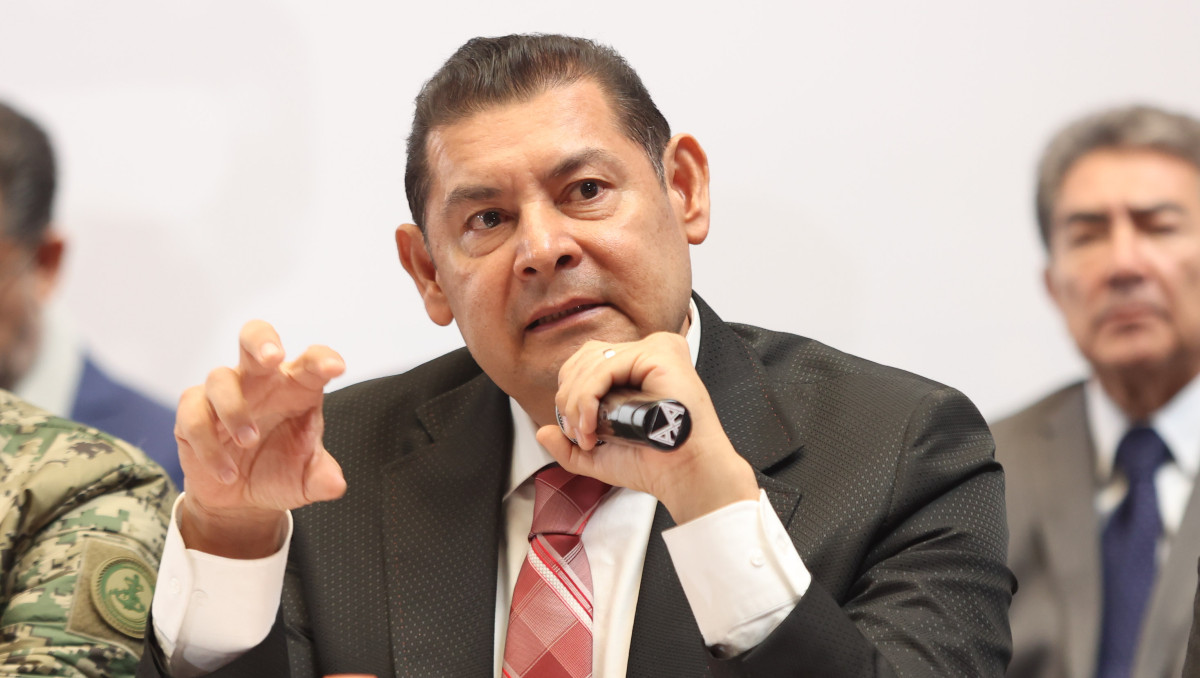 Gobierno de Puebla acusa \"cobro de piso mediático\" de TV Azteca; Sheinbaum respalda a la administración estatal