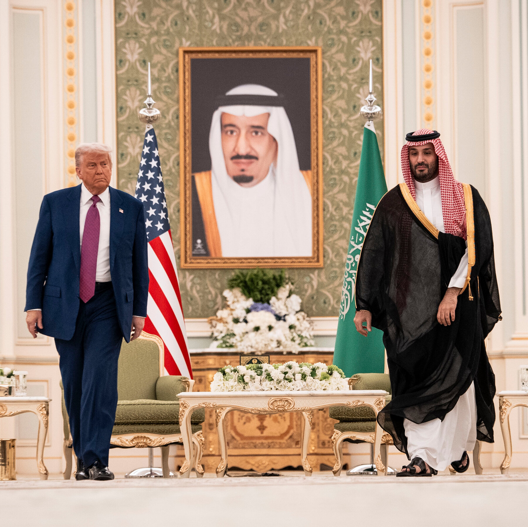 Arabia Saudita, Qatar y Omán advierten a Trump que un ataque contra Irán desestabilizaría mercados y economía global