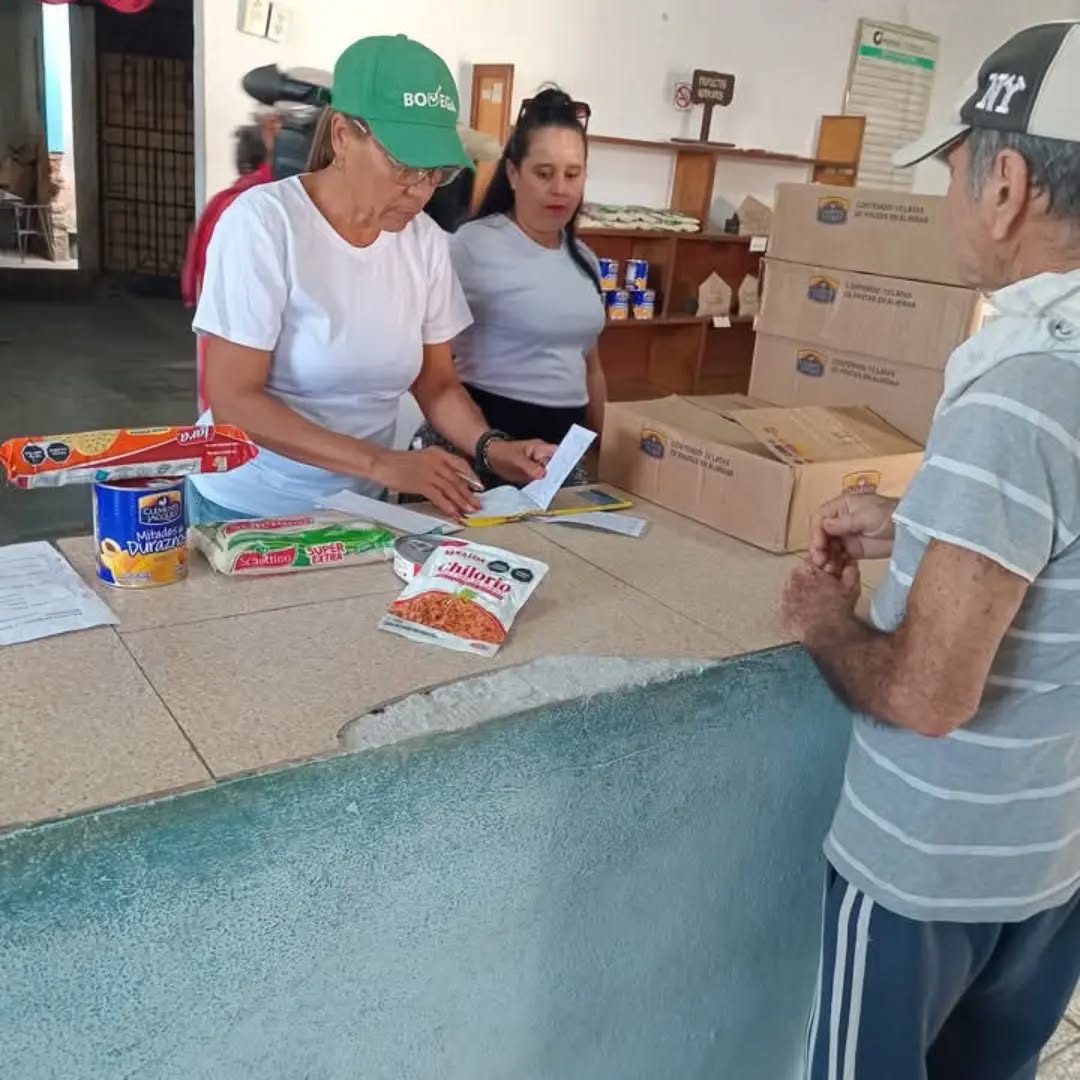 Cuba inicia repartición de ayuda humanitaria; adultos mayores y familias con menores de 13 son prioridad