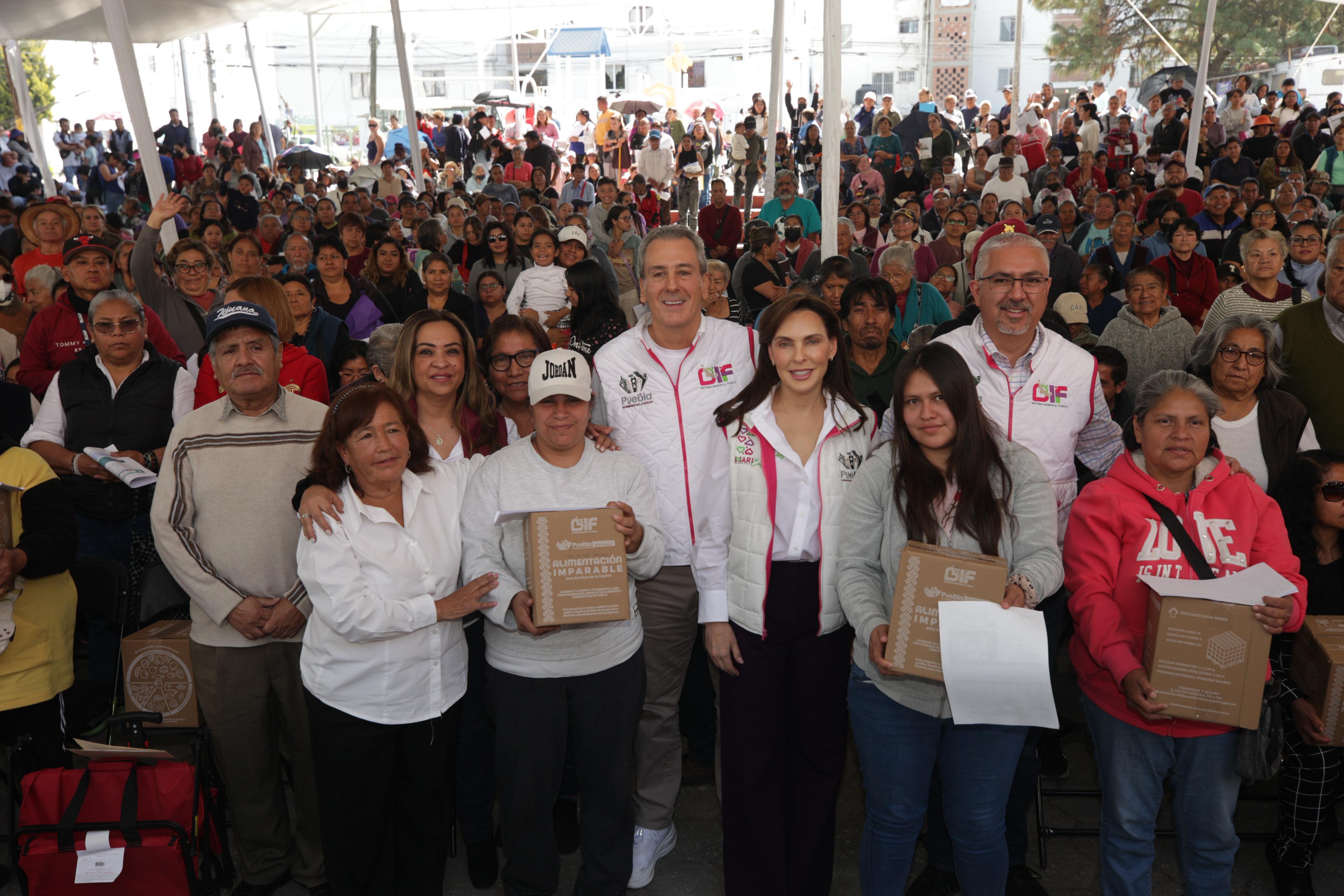 Pepe Chedraui y MariElise Budib fortalecen la nutrición poblana con miles de despensas en La Margarita