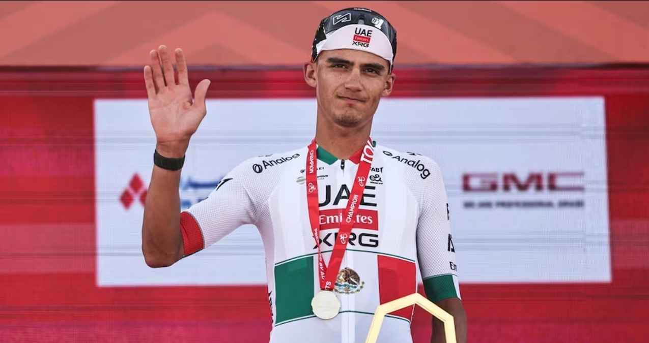 UAE Tour: Isaac del Toro gana la primera etapa y se viste de líder