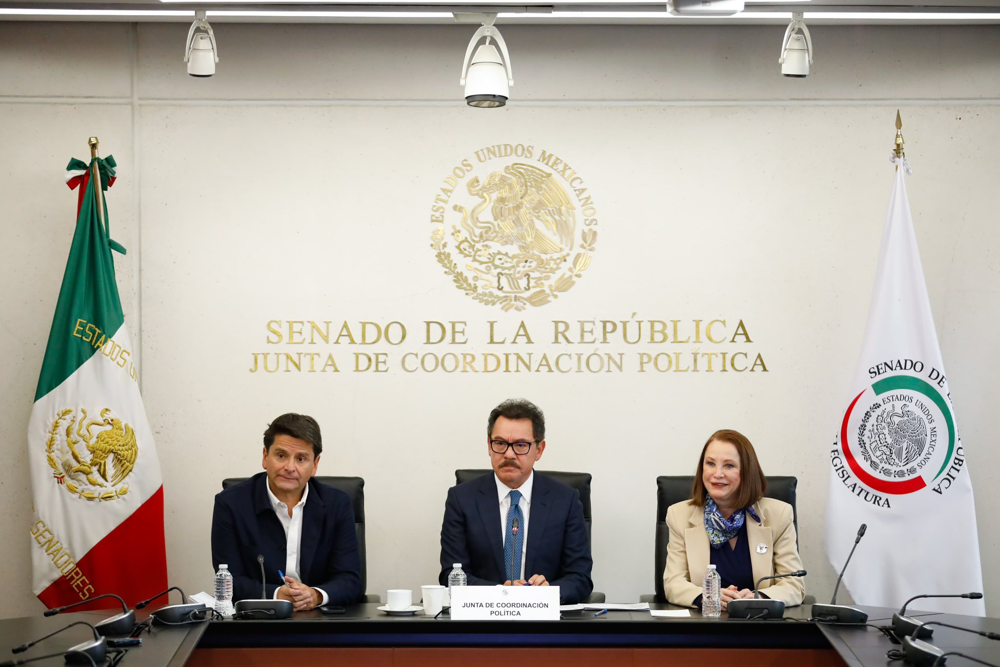 El Senado se queda sin sus tintes y cortes; Ignacio Mier confirma el cierre de estética vip