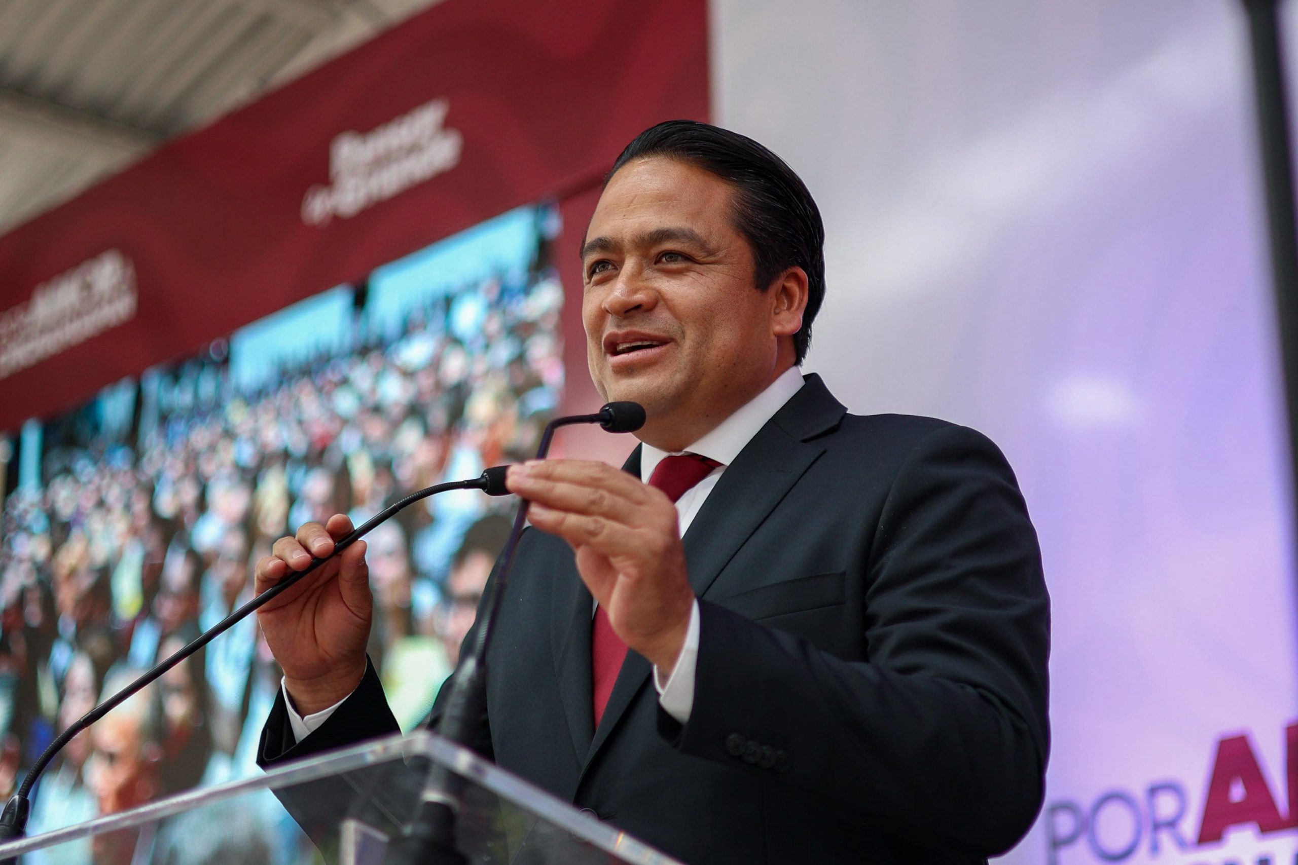 Edil de Chignahuapan en la mira por video con presunto fajo de billetes; \"hacen chismes\", responde