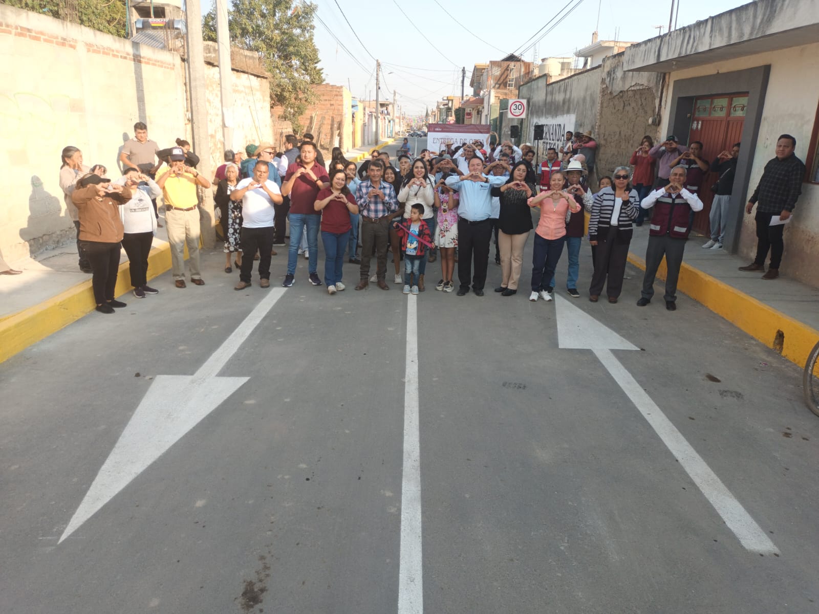 Lleva Tonantzin Fernández justicia social a Cocoyotla con entrega de nuevas calles