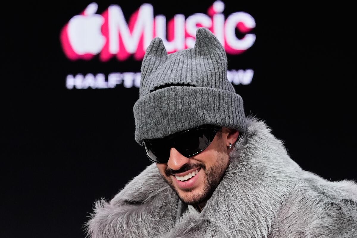 Bad Bunny promete una \"fiesta latina\" en el Super Bowl LX: “Solo preocúpense por bailar”