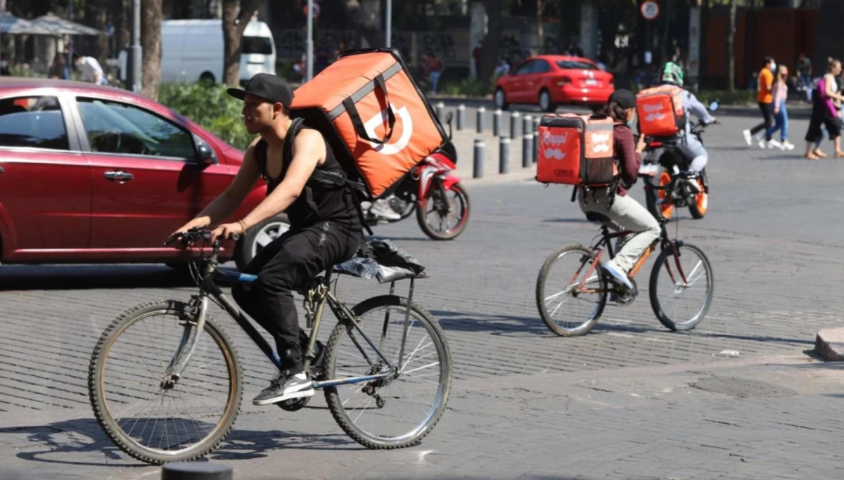 Seguridad social para trabajadores de apps sigue fuera del alcance de la mayoría pese a reforma laboral