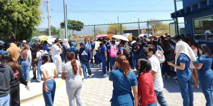 Mantiene BUAP diálogo con estudiantes en paro del campus Tehuacán