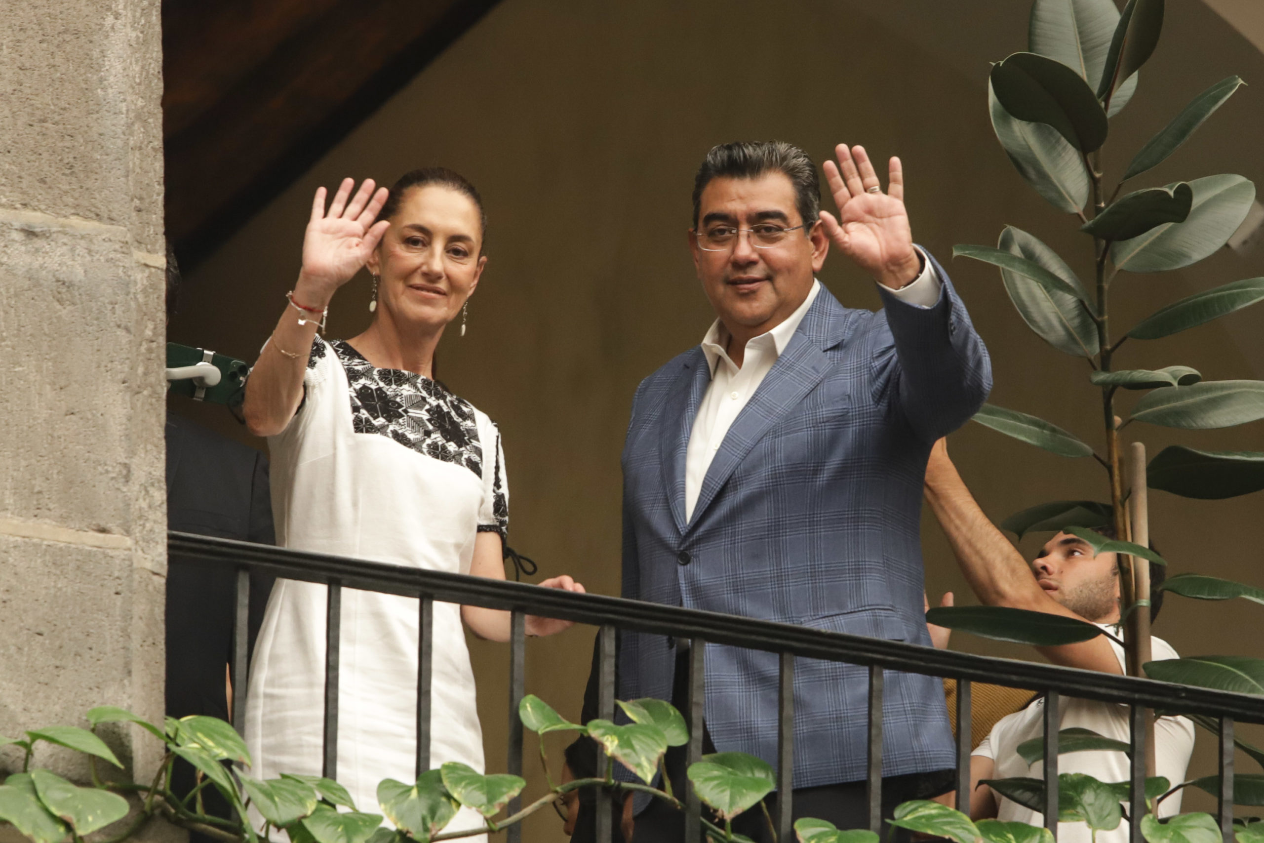 Perfilan a Sergio Salomón para relevar a Rosa Icela en la Segob