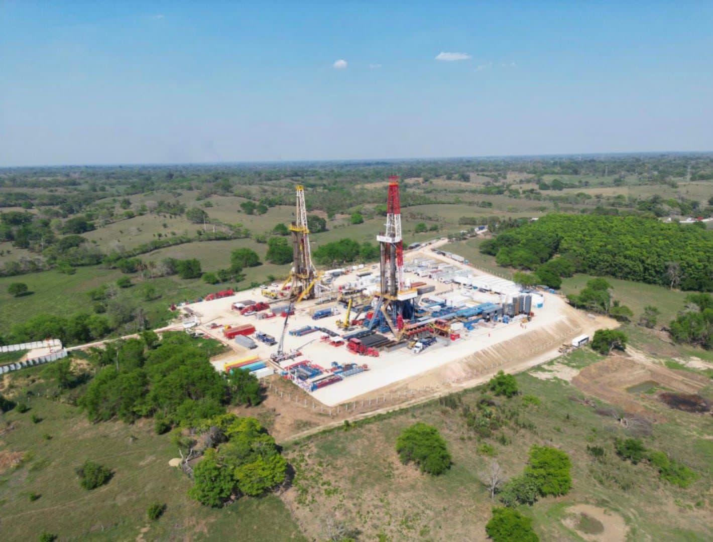 Grupo Carso de Carlos Slim gana contrato mixto con Pemex para desarrollar campo Macabil