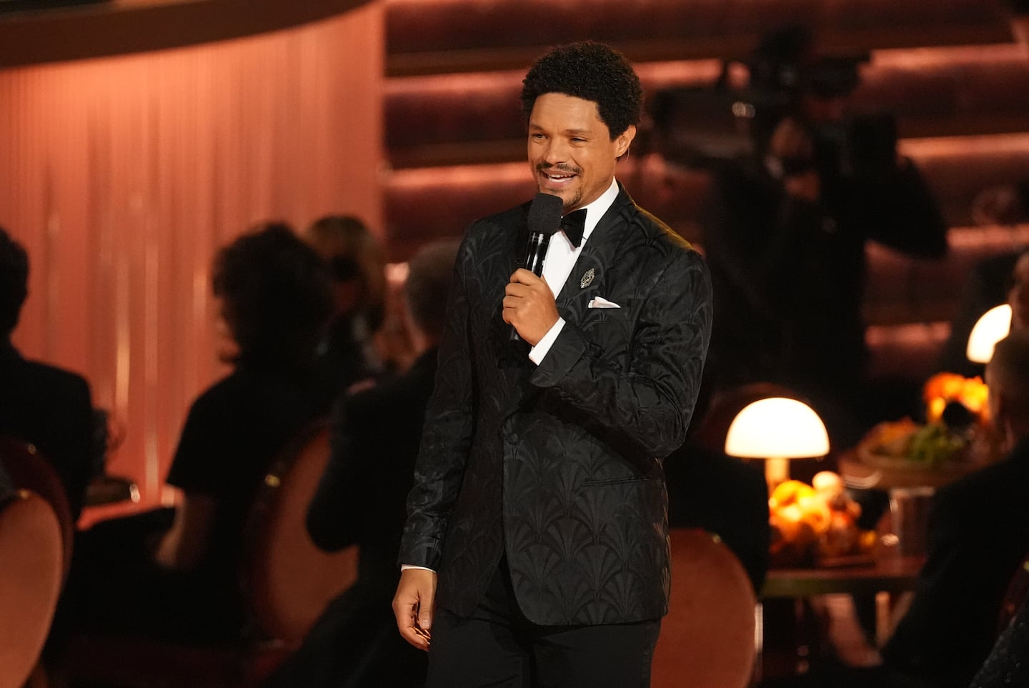Donald Trump critica los Grammy y amenaza con acciones legales contra el presentador Trevor Noah