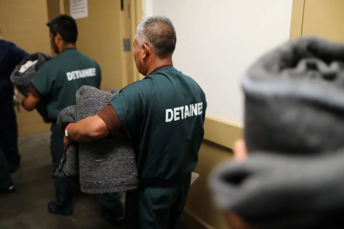 Reporta SRE 13 decesos de mexicanos bajo custodia de ICE; denuncian negligencia médica y suicidios