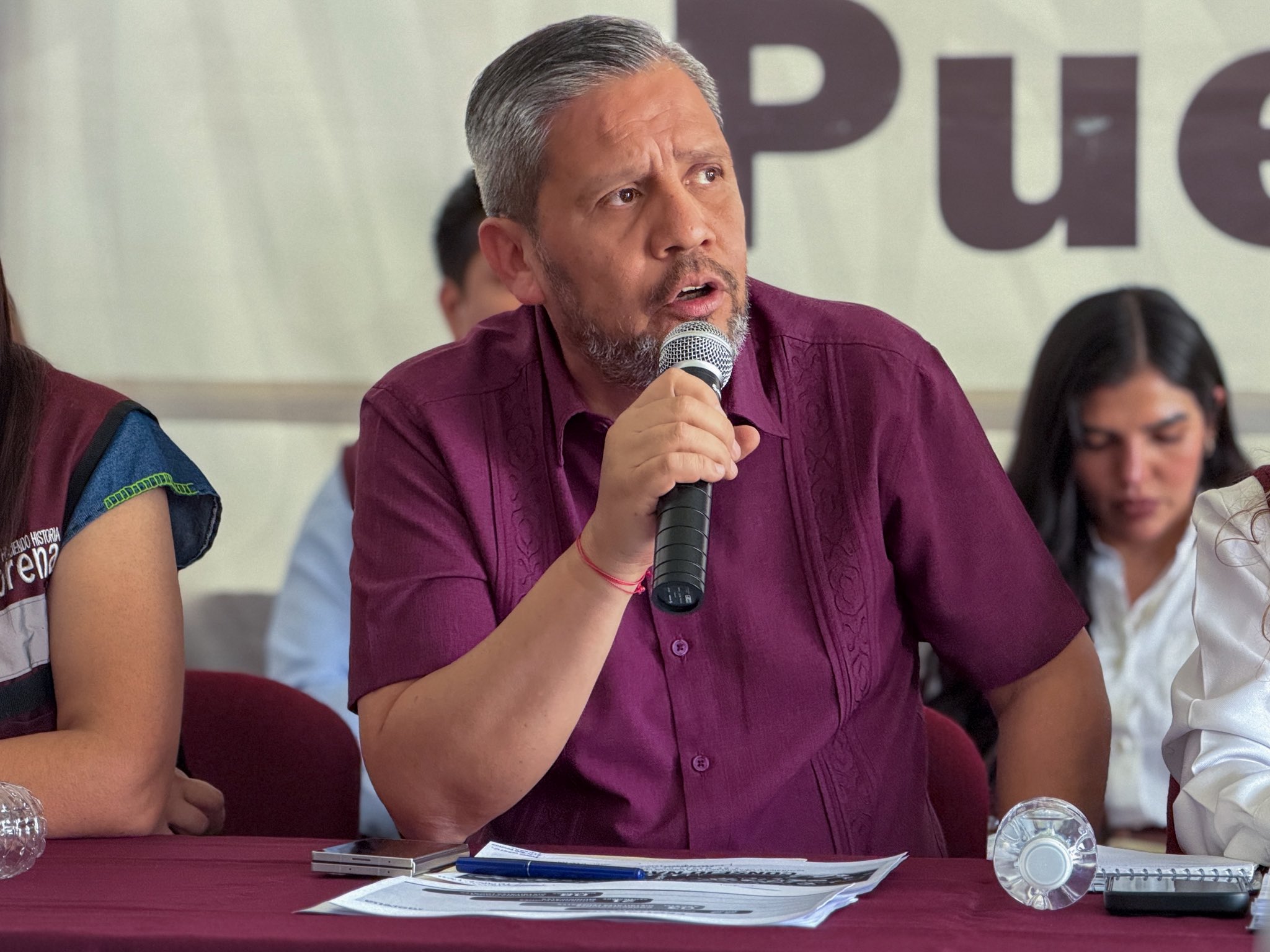 Morena pide a aspirantes en Puebla bajar espectaculares rumbo a 2027