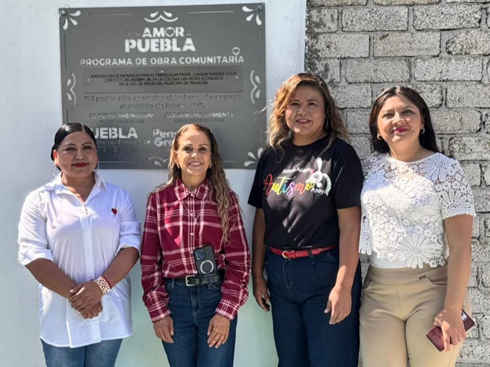 Morena inaugura barda escolar en Tehuacán y desata críticas por evento