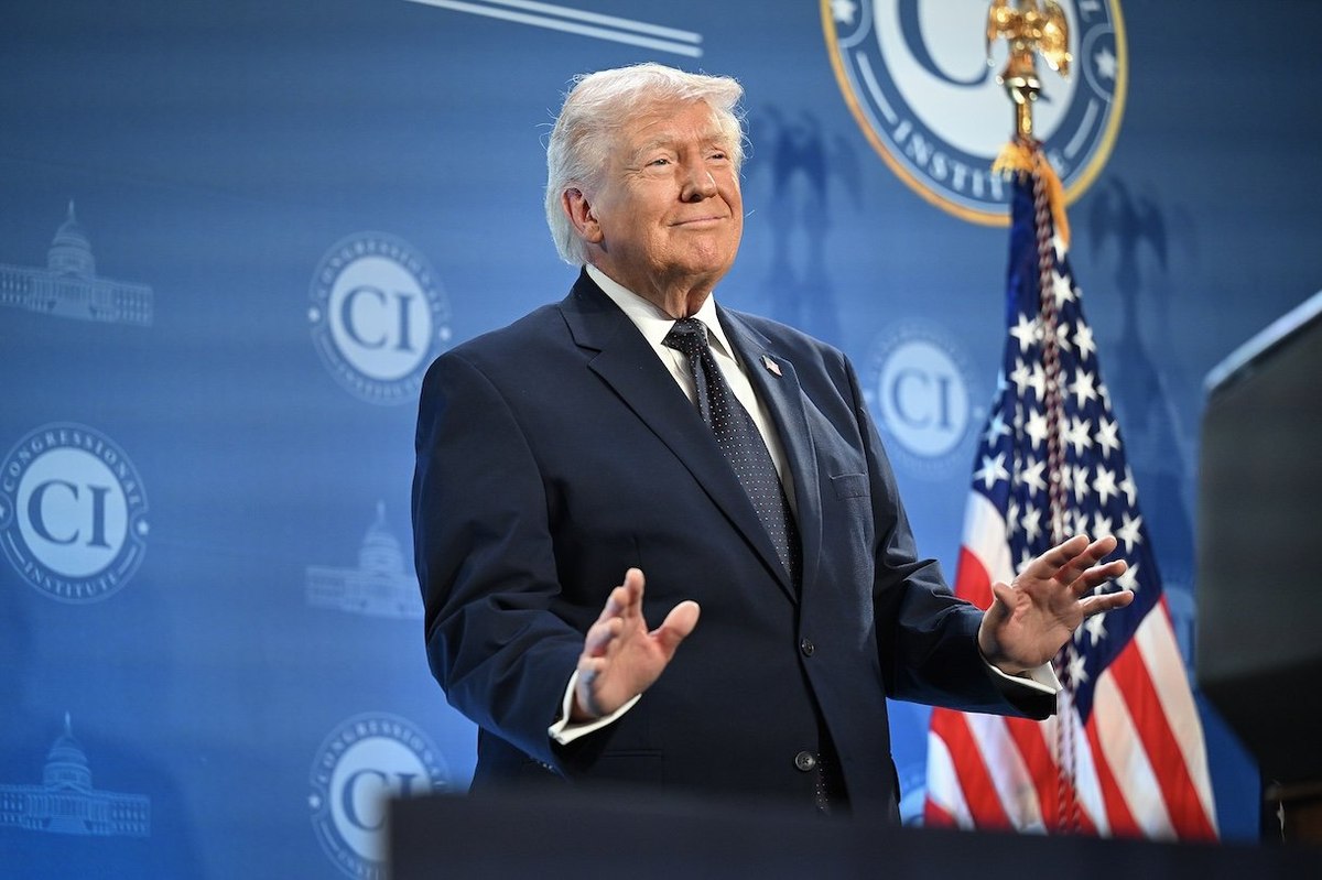 Trump amenaza con bombardear costa iraní para mantener abierto el estrecho de Ormuz; pide ayuda a aliados