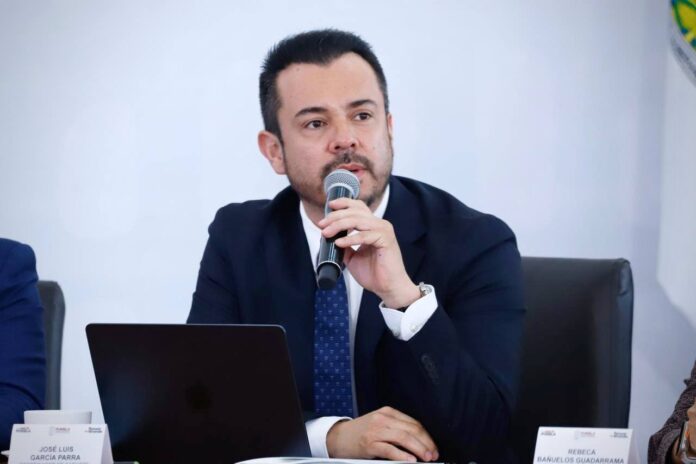 García Parra exhibe \"hipocresía\" del PAN: callaron ante mil talas de Moreno Valle y hoy frenan el Cablebús