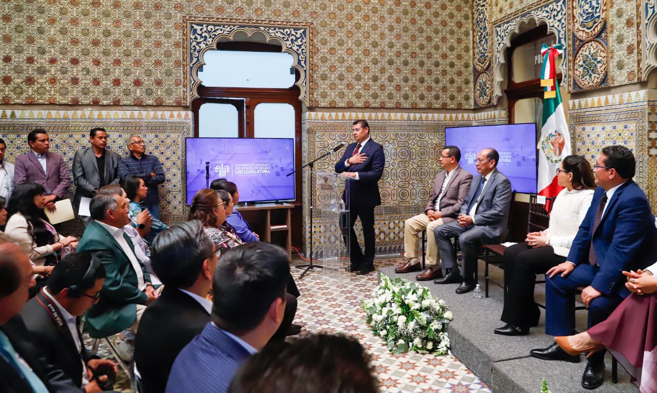 Inauguran Salón \"Elena Garro\" en el Congreso de Puebla; Armenta enaltece legado de la escritora poblana