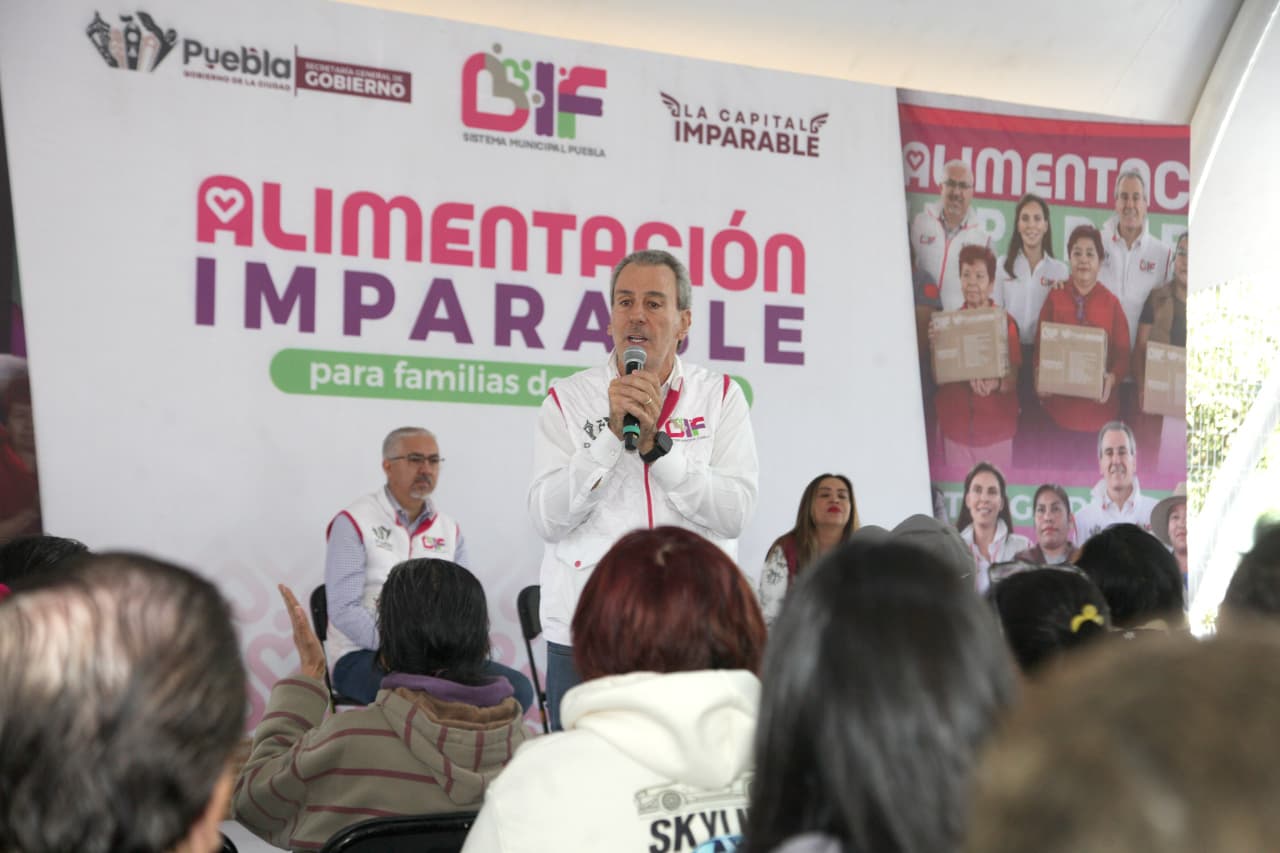 DIF Puebla Capital entrega más de 3 mil 600 despensas en el Barrio de Analco