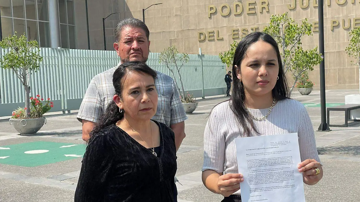 Familia de empresario asesinado en Tehuacán protesta por liberación de presunto autor intelectual