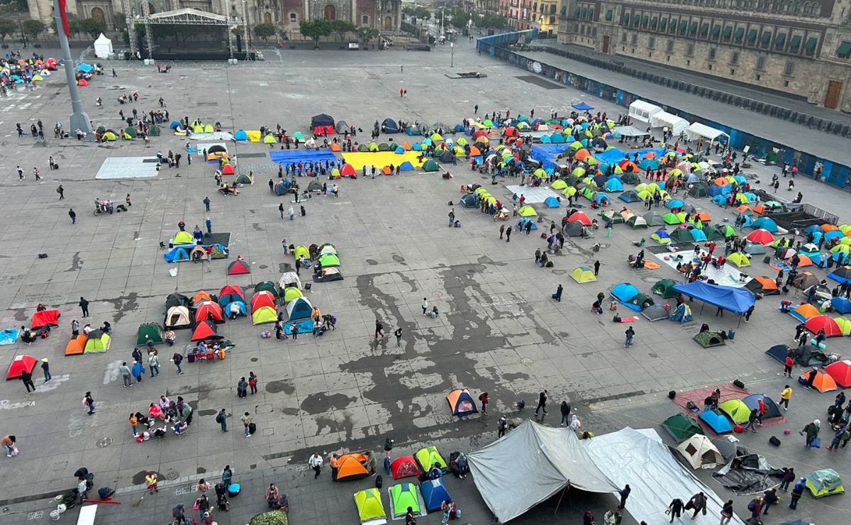 CNTE inicia paro de 72 horas con marchas y plantón en el Zócalo de CDMX