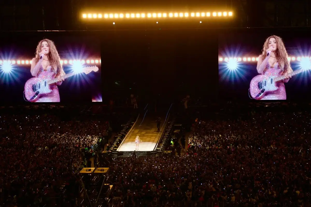 Shakira rompe récord en el Zócalo: 400 mil personas en concierto gratuito en CDMX