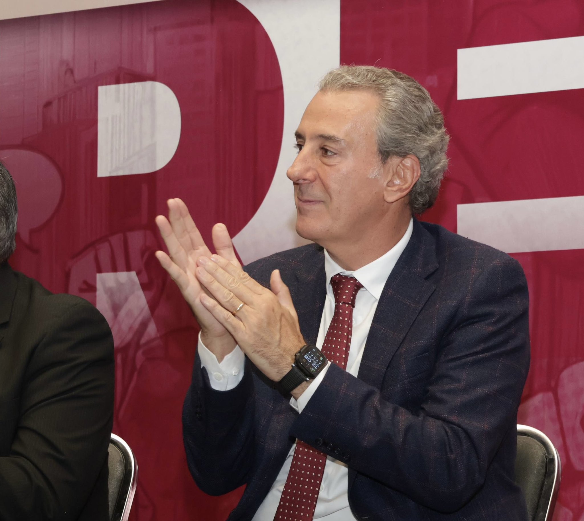 \"No somos iguales\": Pepe Chedraui confronta al PAN y garantiza pago de crédito para 2027