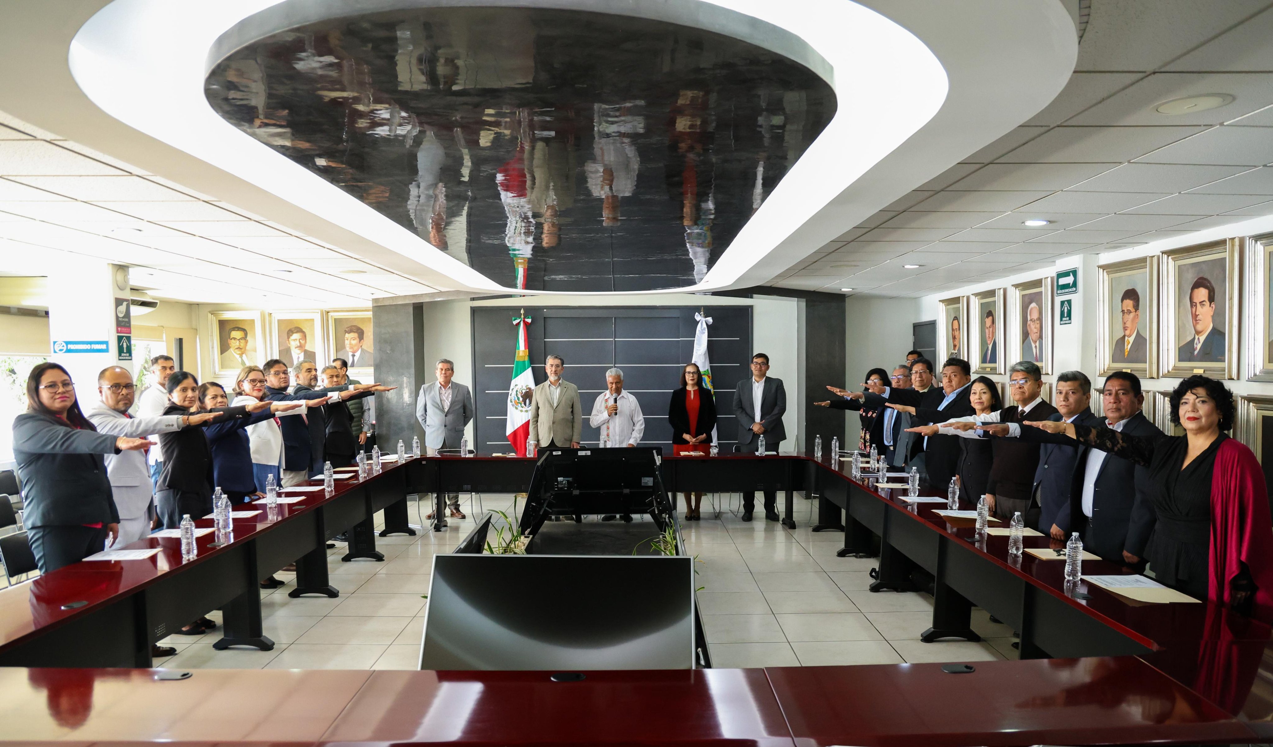 SEP oficializa a 17 nuevos directores para escuelas Normales tras ola de protestas