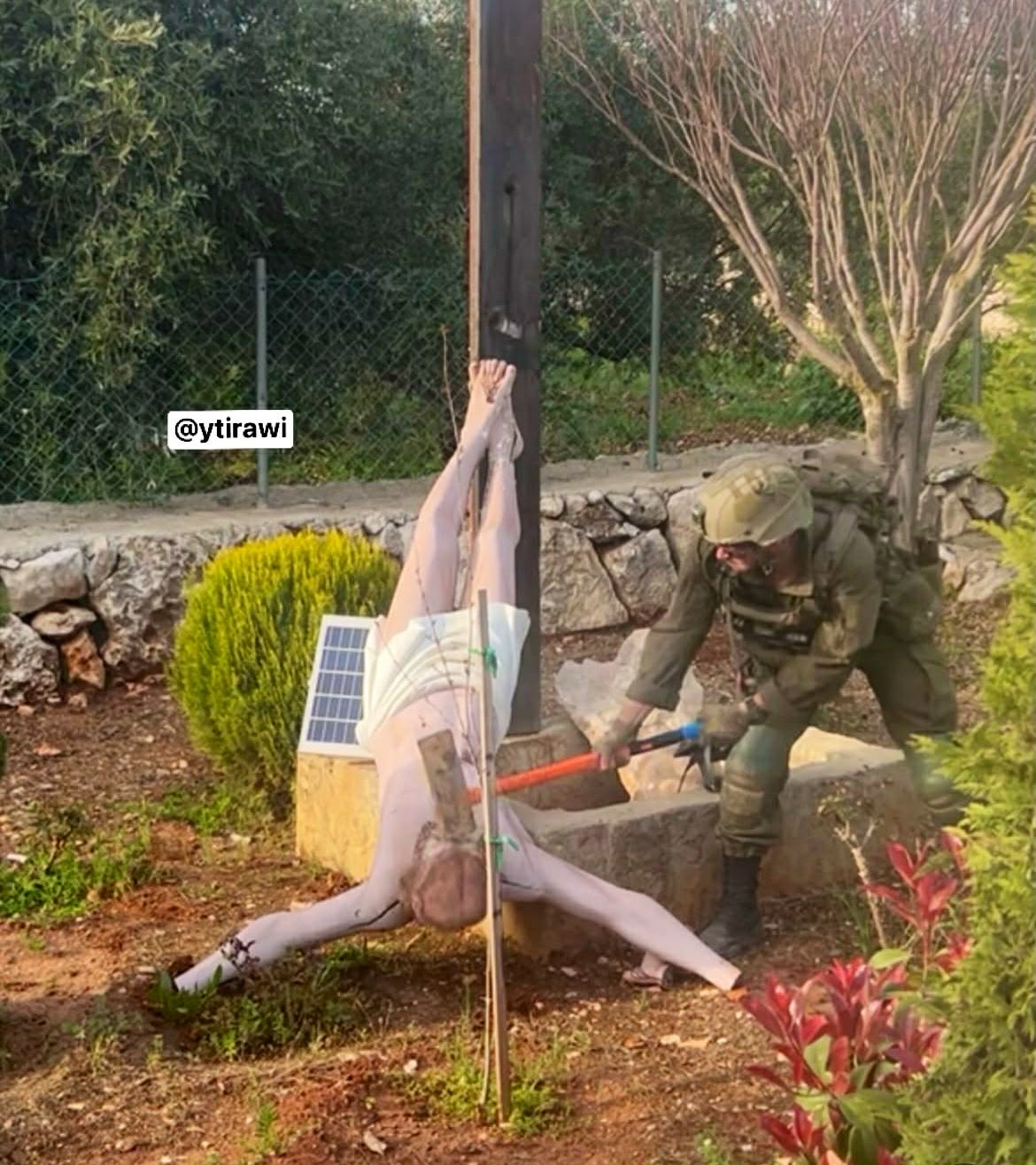 \"Es de gran gravedad\": FDI confirman que militar destruyó símbolo cristiano en Líbano