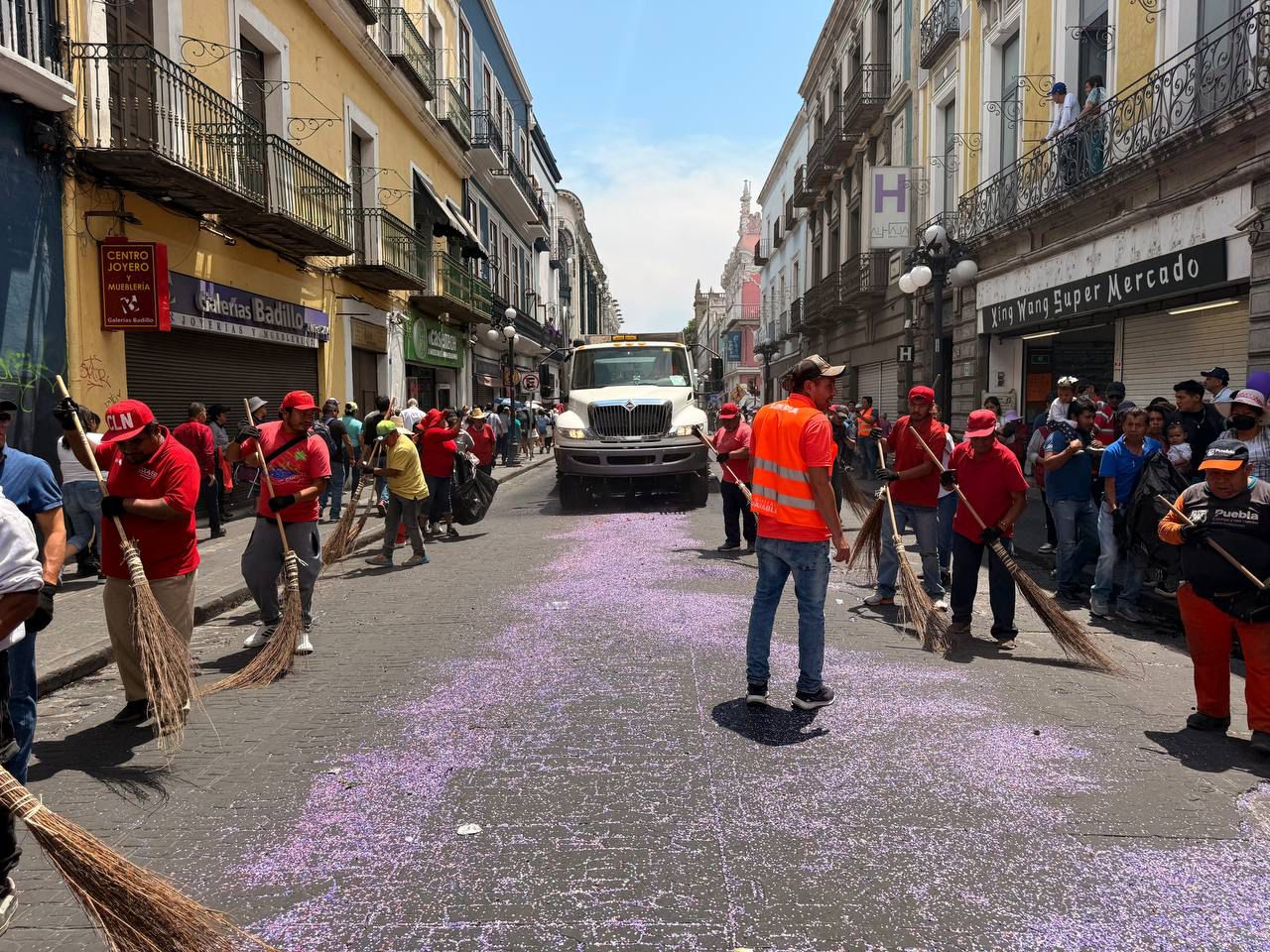 Refuerzan limpieza en el Centro de Puebla por celebraciones de Semana Santa