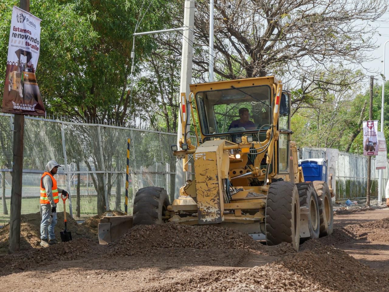 Programa \"Calles al 100\" llega a la calle Ejido; beneficiará a 25 mil poblanos