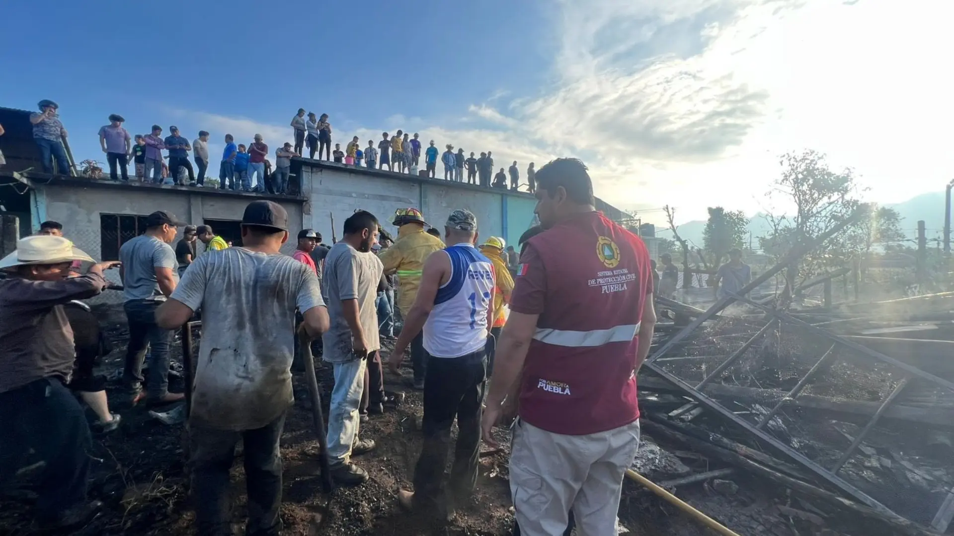 Explosión de pirotecnia en Tlaola deja tres lesionados, dos menores