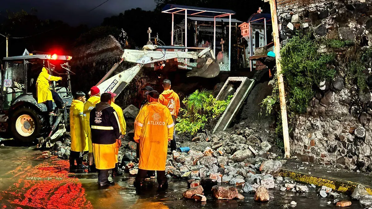 Tromba en Atlixco deja 25 viviendas dañadas y 30 vialidades con afectaciones