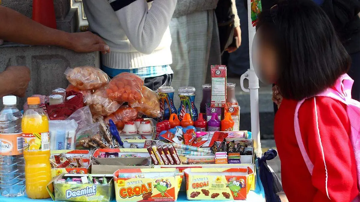 Alertan por venta de droga camuflada en dulces cerca de escuelas en Puebla