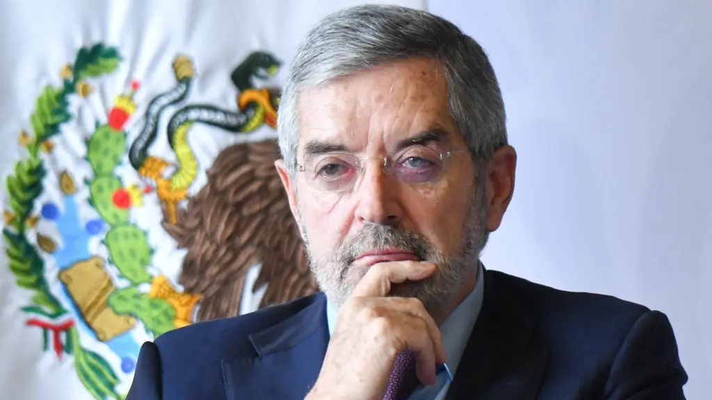Juan Ramón de la Fuente deja la SRE por motivos de salud; perfilan a Roberto Velasco como relevo