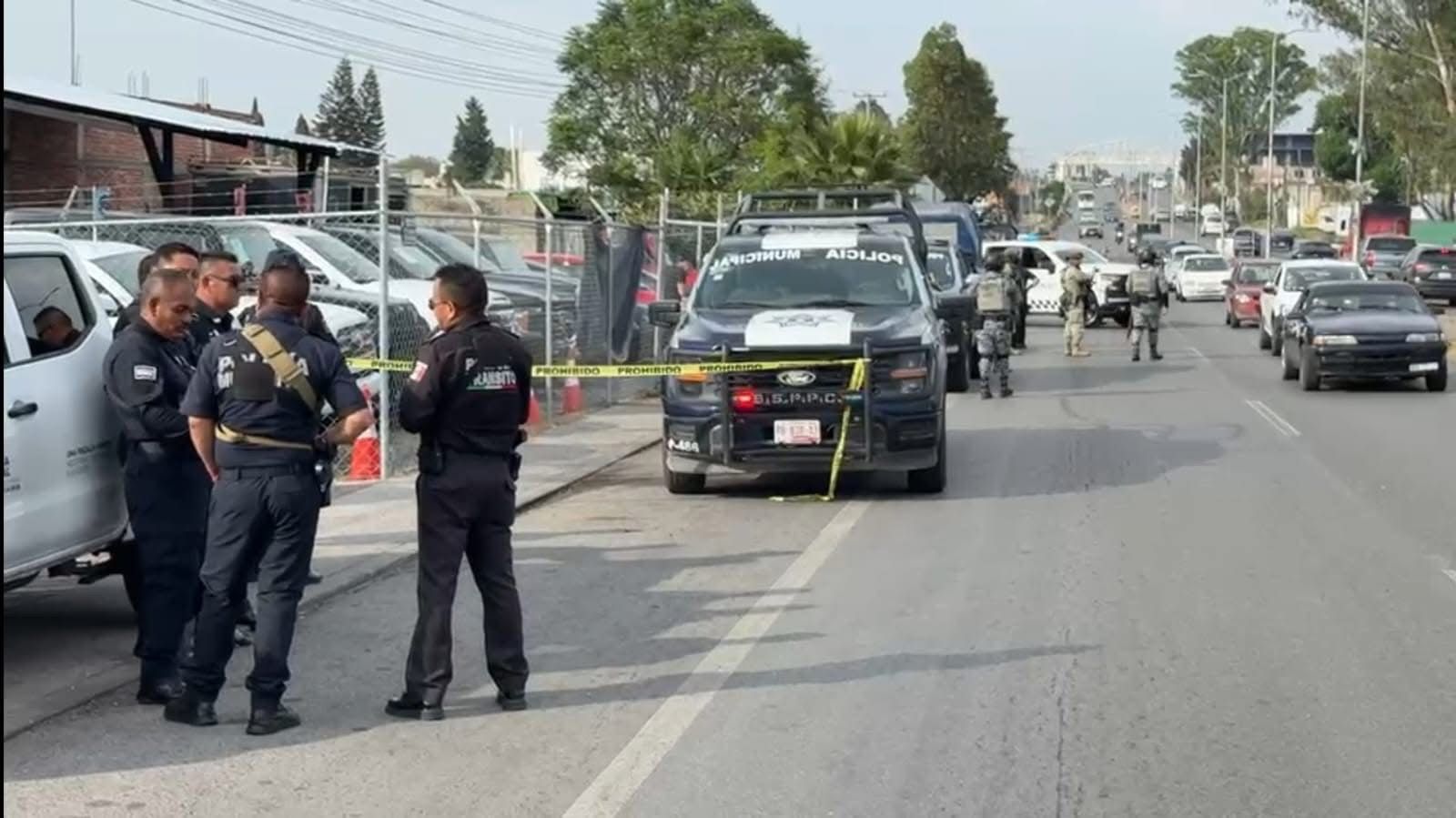 Ataque directo en lote de autos de San Andrés Cholula deja un muerto y un herido
