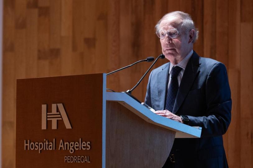José Ramón Fernández presenta libro sobre los Mundiales de México rumbo a la Copa del Mundo 2026