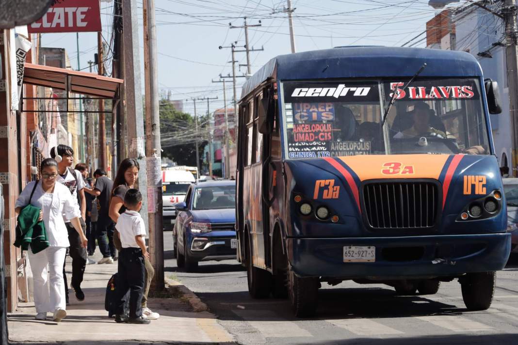 Analizan aumento a la tarifa del transporte en Puebla