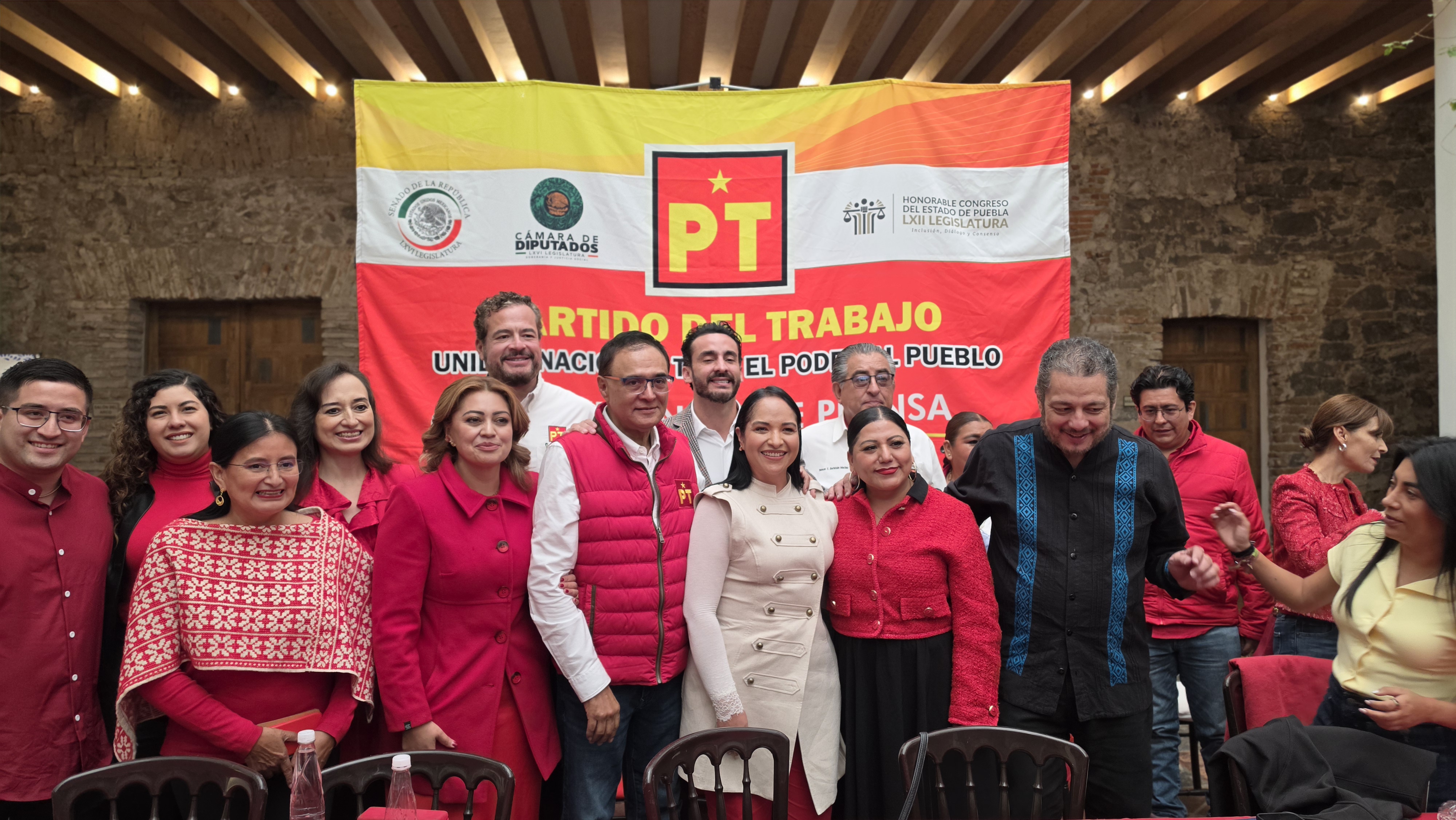 El PT blinda a sus cartas fuertes en Puebla y anuncia gira de reestructuración para 2027