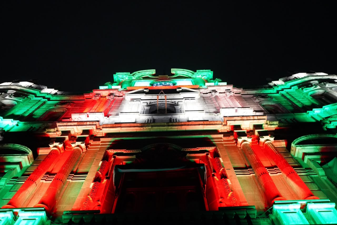 El Palacio Municipal de Puebla estrena iluminación LED: activan 163 proyectores de última tecnología