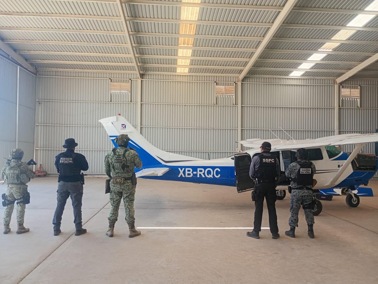 Decomisan avioneta con cocaína en Mexicali; operativo conjunto asegura droga, armas y vehículos
