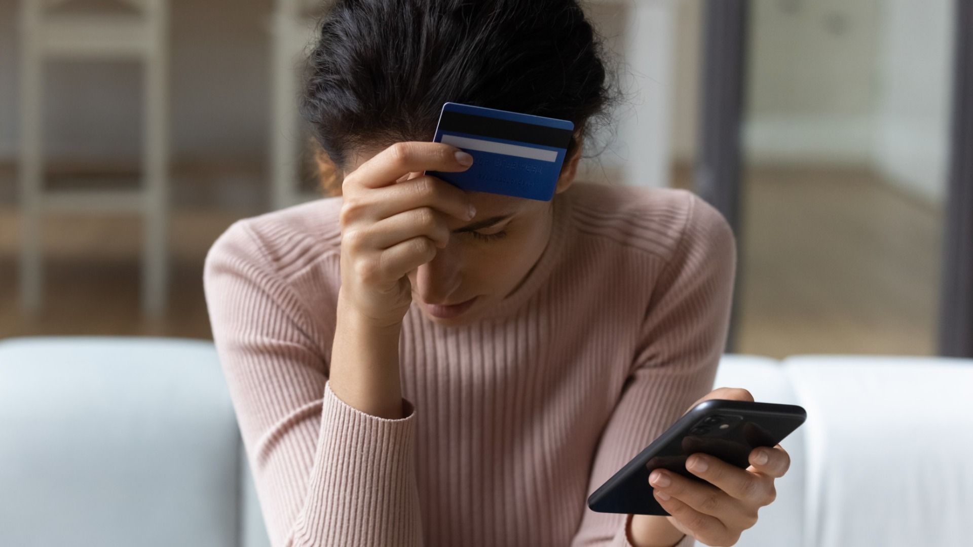 Condusef alerta por aumento de fraudes telefónicos y SMS; lanza herramienta para identificar números sospechosos